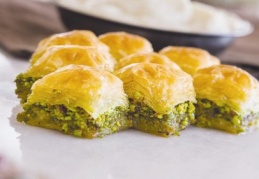 Türkiye, bayramın tadını Antep baklavasından aldı
