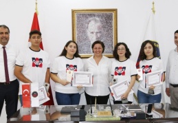 Türkiye genelinde ilk bin öğrenci arasında 7 derece elde edildi