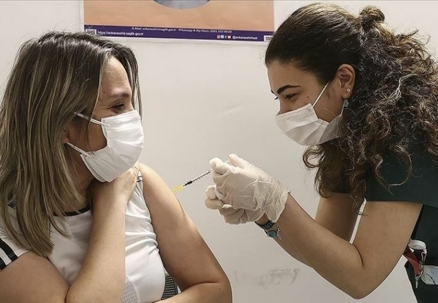 Türkiye genelinde uygulanan 3 doz aşı miktarı 75 milyonu geçti