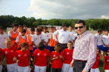 Türkiye Hokey Federasyonu Başkanı Sadık Karakan:&#8220;Türkiye şampiyonası için Gaziantep&#039;e 500 sporcuyla geliyoruz&#822