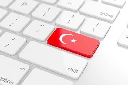 Türkiye internetten en çok akıllı telefon aldı