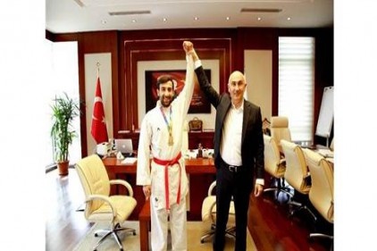 Türkiye Karate Şampiyonu HKÜ&#8217;den çıktı