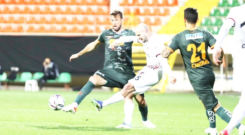 Türkiye Kupası'nda son yarı finalist de belli oldu: Alanyaspor