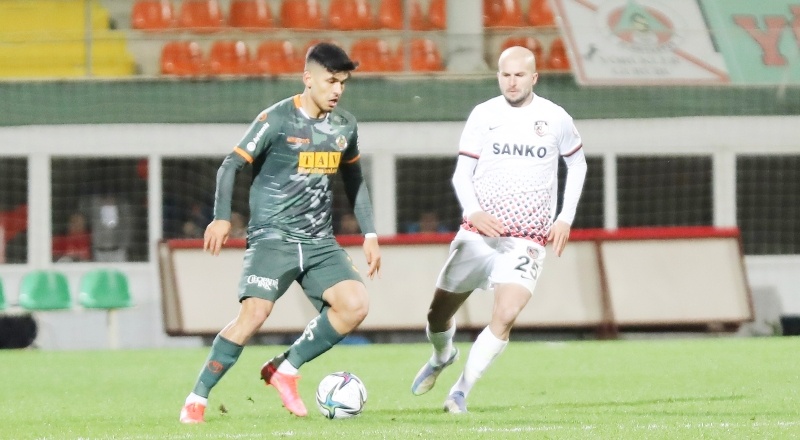 Türkiye Kupası'nda son yarı finalisti Alanyaspor oldu 2-1