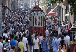 Türkiye nüfusunun yüzde 76,8'i, il ve ilçelerde yaşıyor  