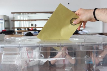 Türkiye, tarihinin en önemli seçimi için yarın sandık başına gidiyor