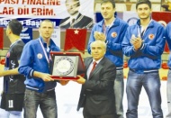 Türkiye Voleybol Federasyonu’ndan plaket geldi