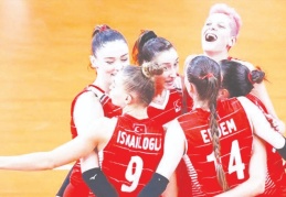 Türkiye, voleybolda Rusya'yı 3-2 yendi