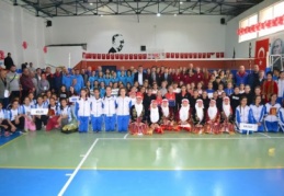 Türkiye Yıldız Kızlar Voleybol müsabakaları başladı