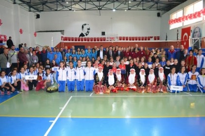 Türkiye Yıldız Kızlar Voleybol müsabakaları başladı