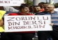 "Türkiye zorunlu din dersi uygulamasına derhal son vermeli"