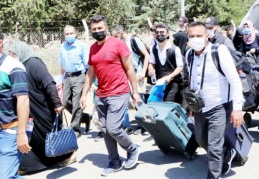 Türkiye'den haftada 800 Suriyeli ülkesine dönüyor