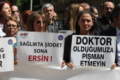 Türkiye&#039;de bir doktora 539 hasta düşüyor 