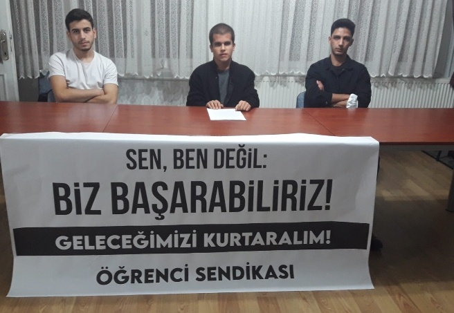 Türkiye’de her öğrenci potansiyel bir işsiz adayı