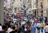 Türkiye'de kadınlar nüfusta eşit, haklarda geri