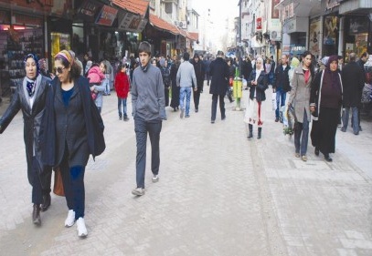 Türkiye'de nüfus artış hızı giderek azalıyor