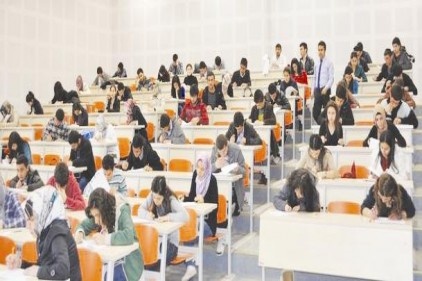 Türkiye'de, öğrenci başına düşen aylık burs miktarı 418 TL