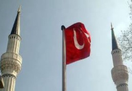Türkiye'de yasaların Kuran'a göre hazırlanmasını isteyenlerin oranı yüzde 13