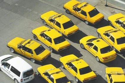 Türkiye&#039;deki 114 bin taksi, toplu taşıma aracı statüsünden çıkarıldı