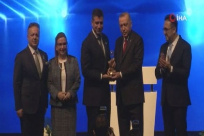 Türkiye&#039;nin en büyük 500 hizmet ihracatçısı ödüllerine kavuştu