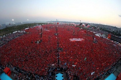 Türkiye&#8217;nin kalbi dün Yenikapı&#8217;da attı