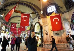 Türkiye'nin kredi notunda iki kademe düşüş fiyatlanıyor