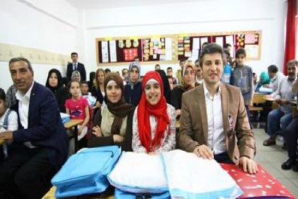 Türkiye&#039;nin müfredatına uyum sağlayamayan Suriyeli öğrenciler için Türkçe kursları açıldı