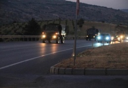 Türkiye’nin sınır illerine askeri sevkiyat sürüyor