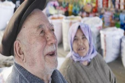 Türkiye’nin yaşlıları oturuyor