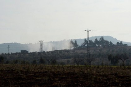 &#8220;Türkiye&#039;nin YPG mevzilerini bombalaması Suriye&#039;de tarafları karşı karşıya getirdi