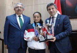 Türkiye'ye 2 adet birincilik getirdi