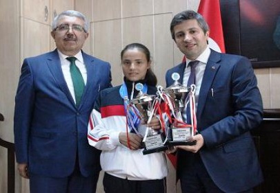 Türkiye'ye 2 adet birincilik getirdi