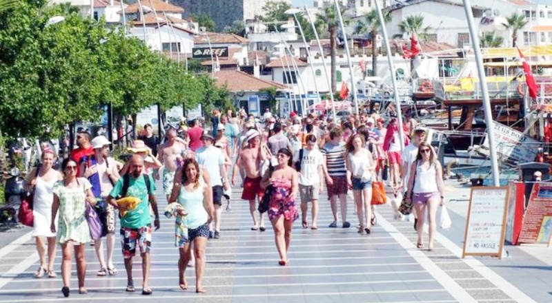 Türkiye'ye 16 günde 120 bin Rus turist geldi