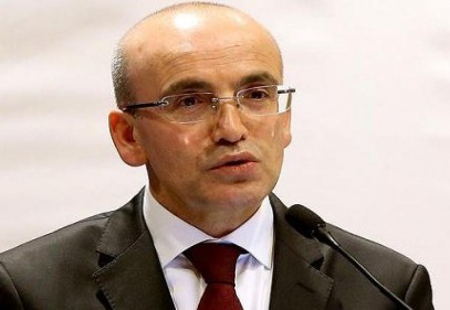 Türkiye'ye artık bu gömlek dar geliyor