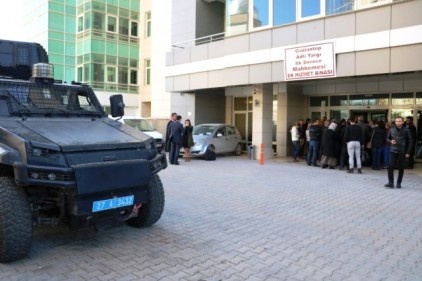 Tutuklu 5 asker tahliye edildi 