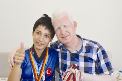 Üç altın madalyayla Gaziantep&#8217;e döndü