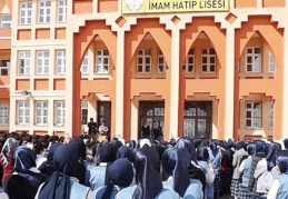 Üç büyük şehirde beş liseden biri imam hatip lisesi