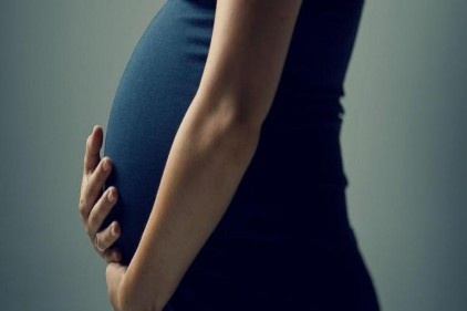 Üç çocuk isteyen 23&#8217;ünde doğurmaya başlamalı