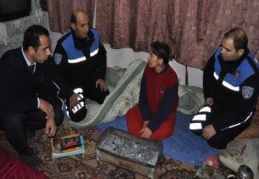 Üç çocuklu kadına yardım eli uzatıldı