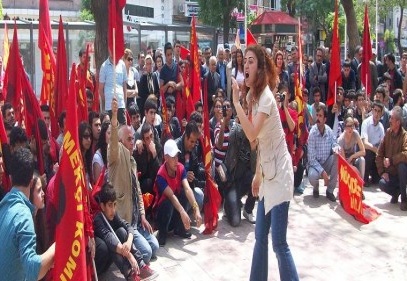 Üç fidan mezarı başında anıldı