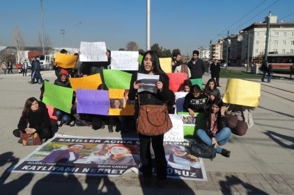 Üç kadının infazı protesto edildi