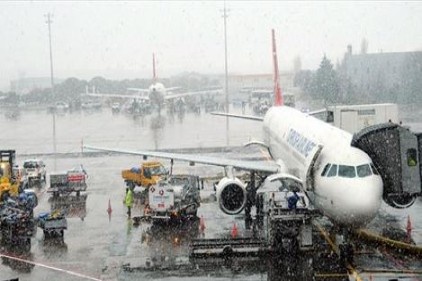 Uçaklar yine başka limanlara indi
