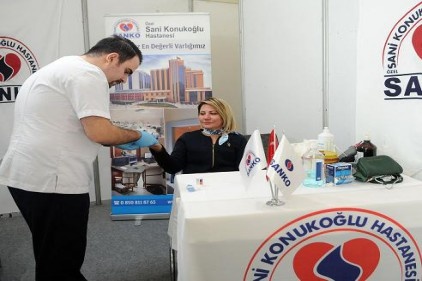 Ücretsiz tansiyon ve kan şekeri ölçümü yapılıyor