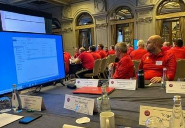 UEFA Hakem Sempozyumu Romanya'da yapıldı