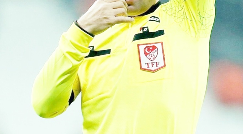 UEFA'dan Cüneyt Çakır'a görev