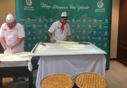 Ukrayna'da Antepli ustalar, baklavayı tanıttı