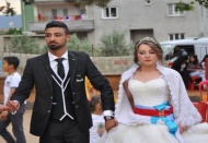 Ukraynalı gelin internetten aşık oldu