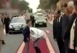 Ülke Ayağa Kalkmıştı! Fas Kralı'nın Oğlu Bu Kez Elini Öptürmedi