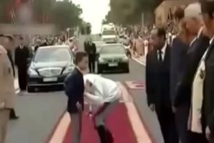 Ülke Ayağa Kalkmıştı! Fas Kralı&#039;nın Oğlu Bu Kez Elini Öptürmedi
