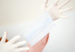 Ülke maske makinesi çöplüğüne döndü